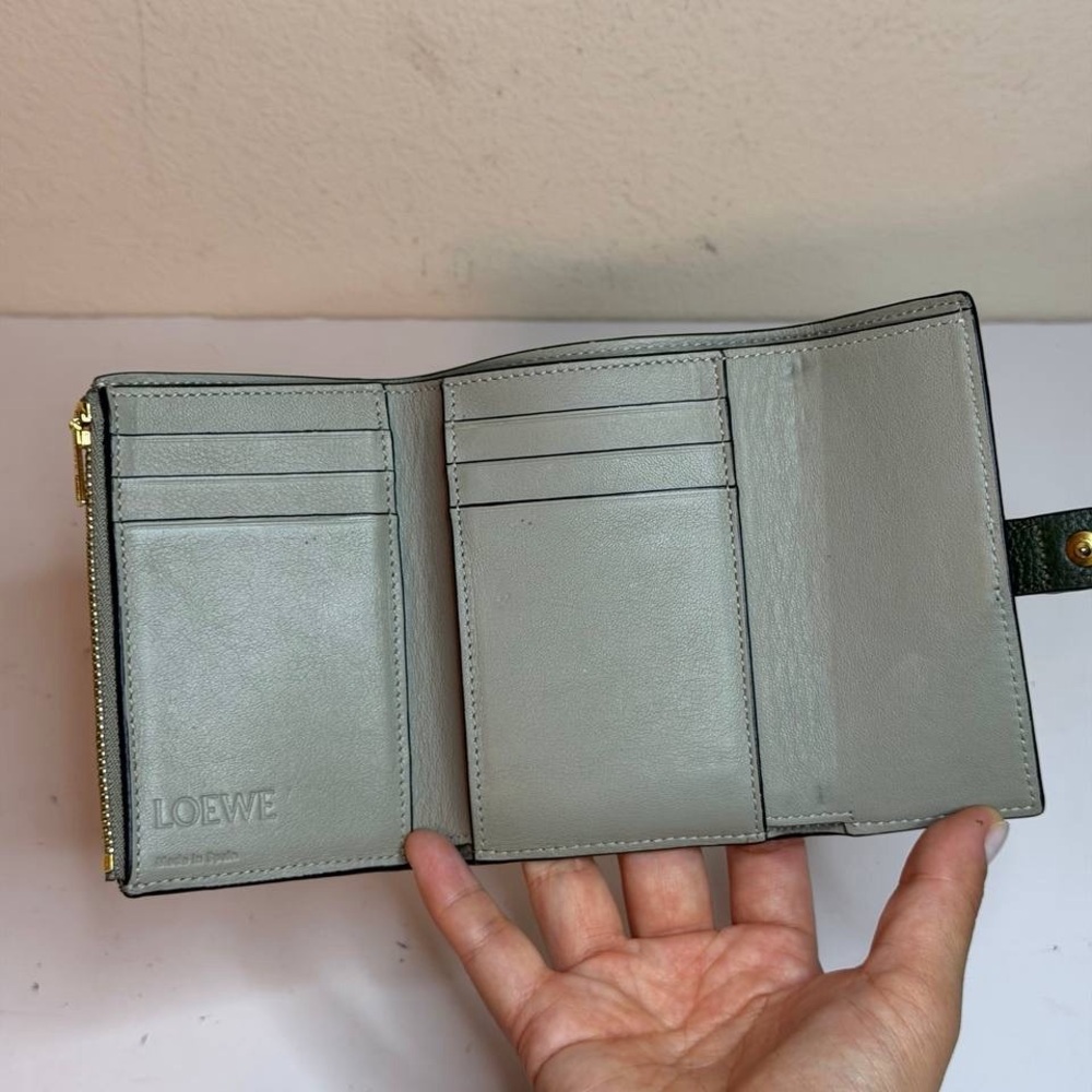 Loewe Small Vertical Wallet Green/Lime Yellow Grained Calf Leather - Picture 8 of 14